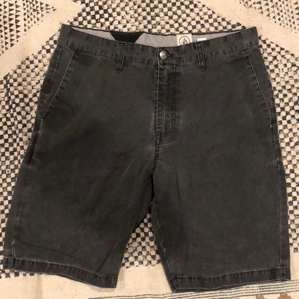 Volcom shorts